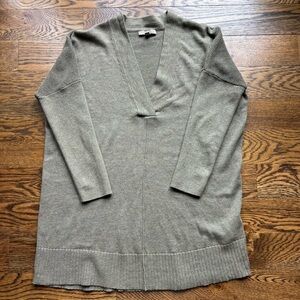 Lilla P Olive V-Neck Knit Sweater | Women’s Medium